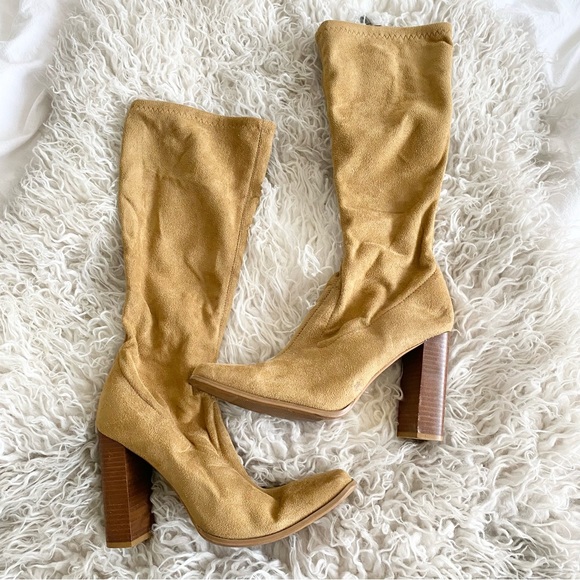 BONGO Women's Sz 7 Sand Brown Below the Knee Faux-Suede Fabric Square Toe Boots - Picture 3 of 8